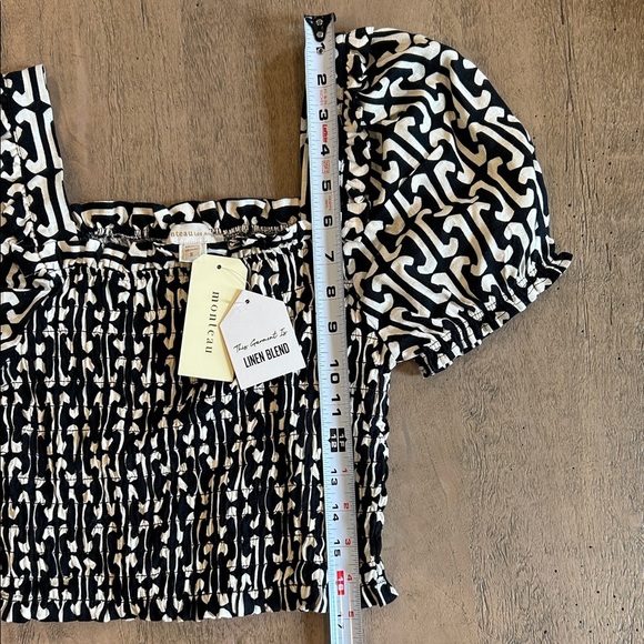 Chic Black and Cream Patterned Blouse - Picture 4 of 5